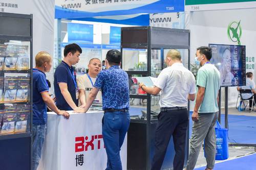 商務(wù)部：發(fā)揮展會(huì)作用，提振消費(fèi)經(jīng)濟(jì)